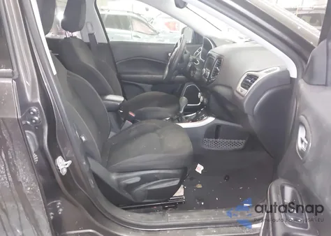 2018 Jeep Compass Sport 4X4 z USA, uszkodzony, nr VIN 3C4NJDAB2JT200764